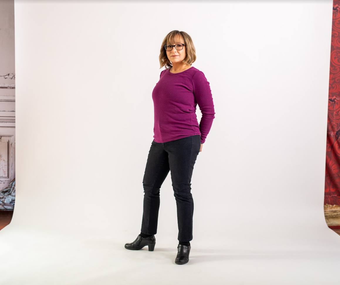 Kristin is 5'1" and wears a size 4 with a 27-inch inseam.